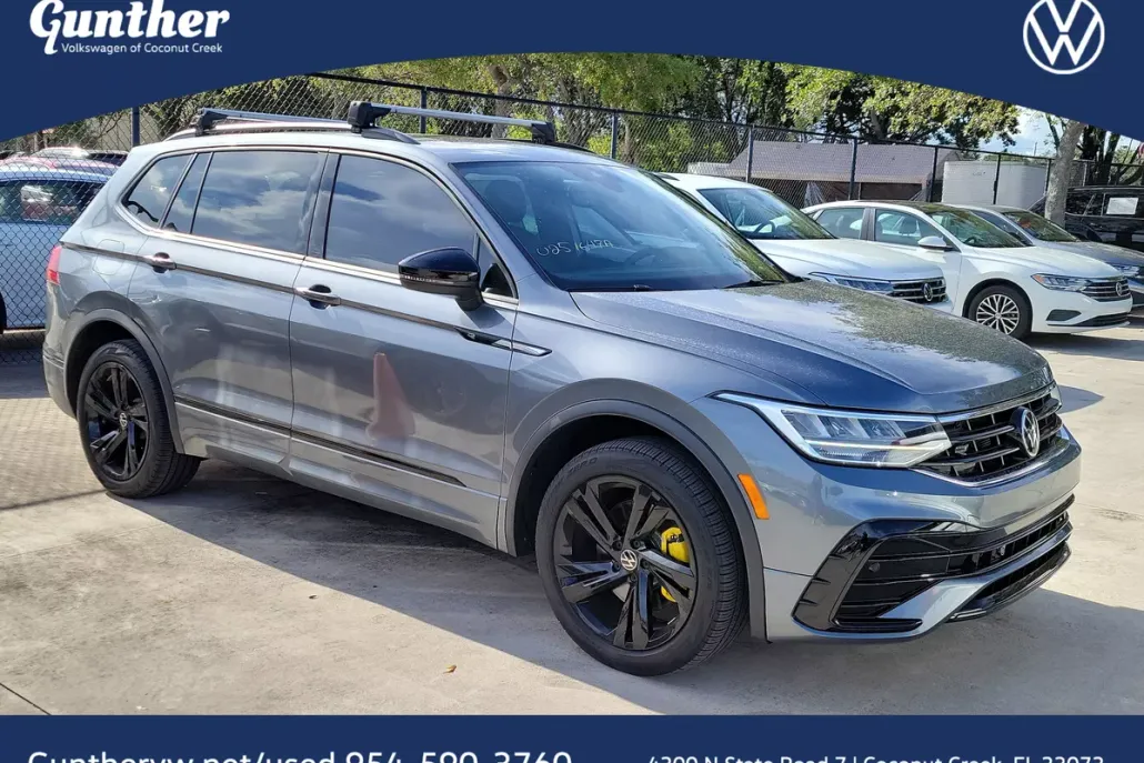 2023 Volkswagen Tiguan SE R-Line Black photo 1