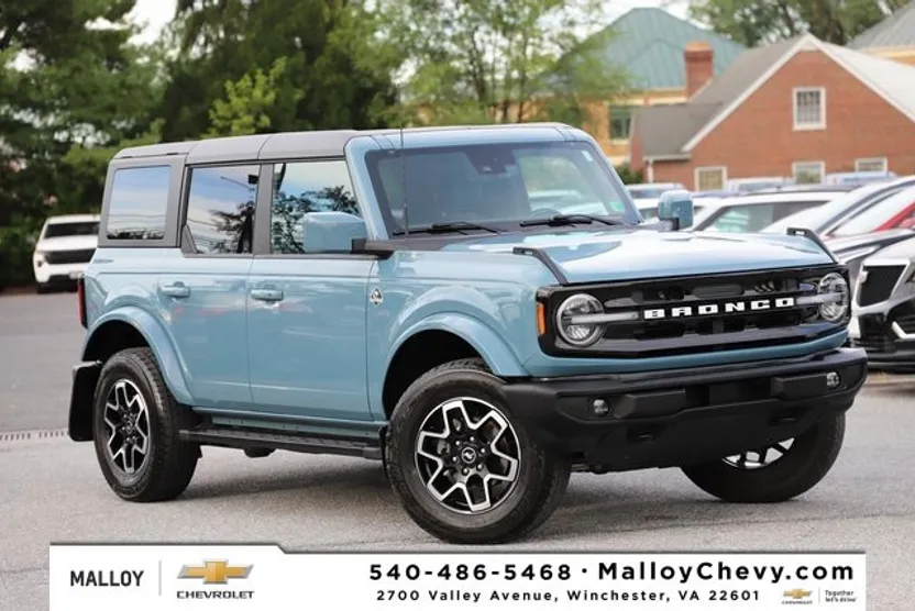 2023 Ford Bronco Outer Banks photo 1