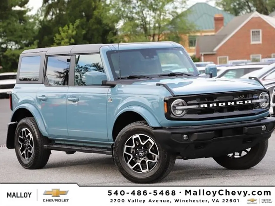 2023 Ford Bronco Outer Banks photo 1