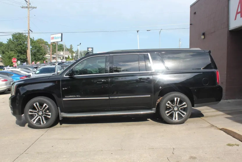2016 Gmc Yukon XL SLT photo 1