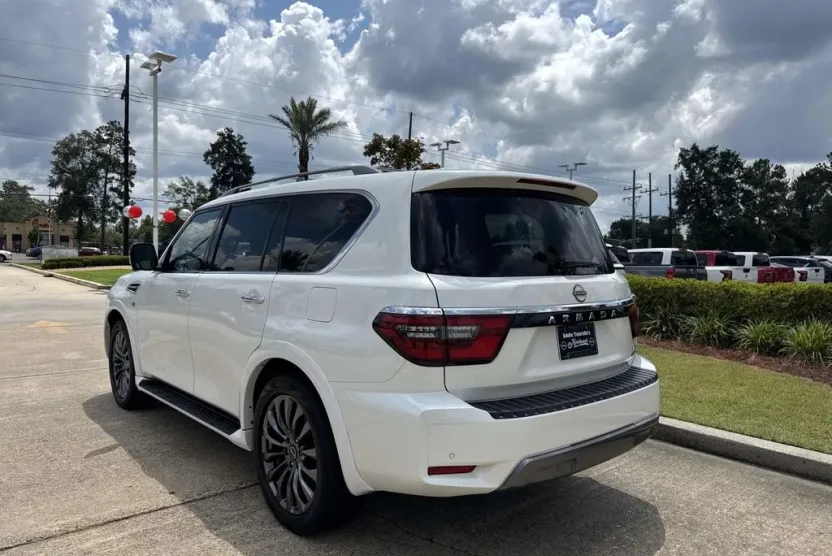 2022 Nissan Armada Platinum photo 1
