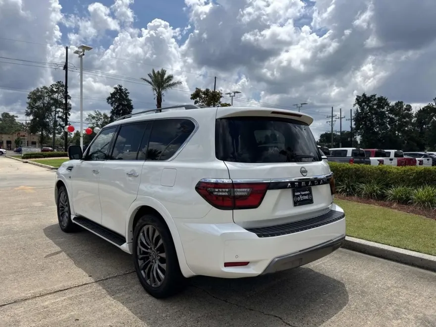 2022 Nissan Armada Platinum photo 1