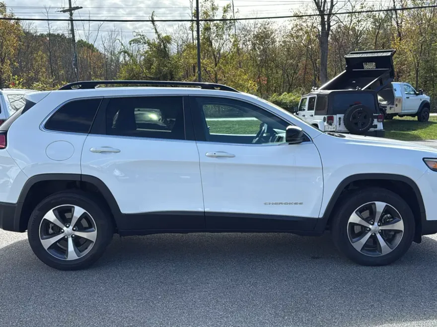 2022 Jeep Cherokee Limited photo 1