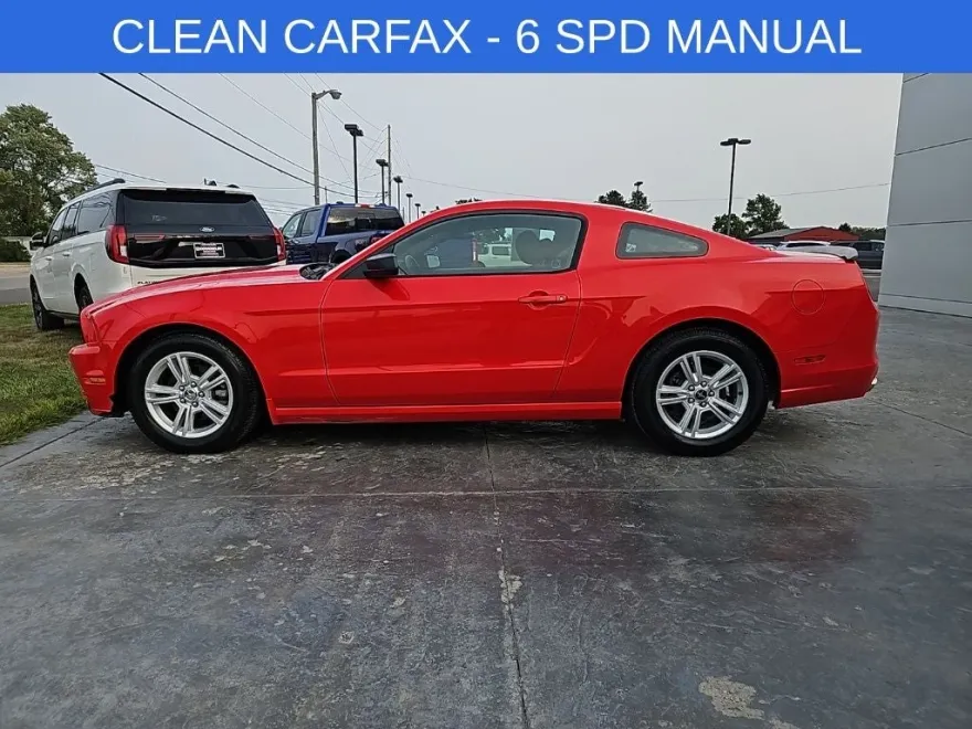 2014 Ford Mustang V6 photo 1