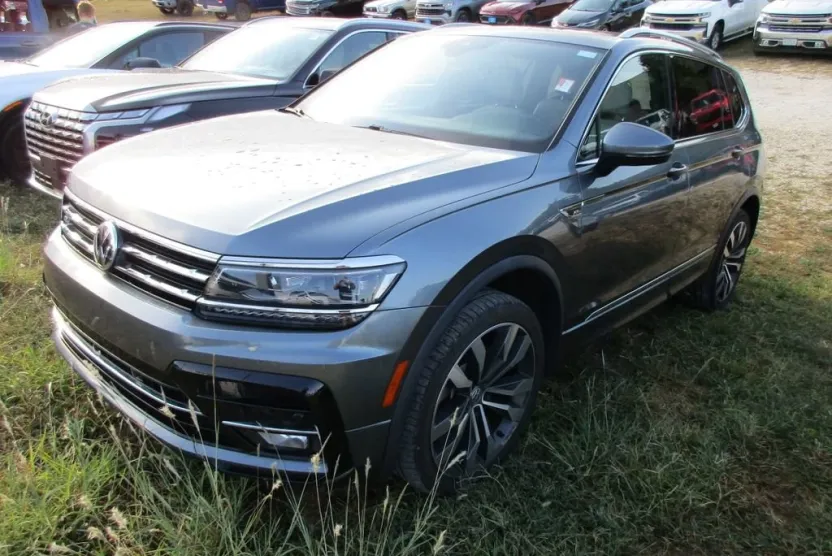 2021 Volkswagen Tiguan SEL Premium R-Line photo 1