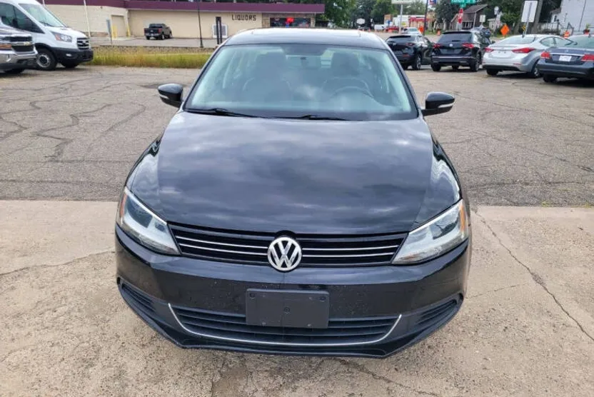 2013 Volkswagen Jetta SE photo 1