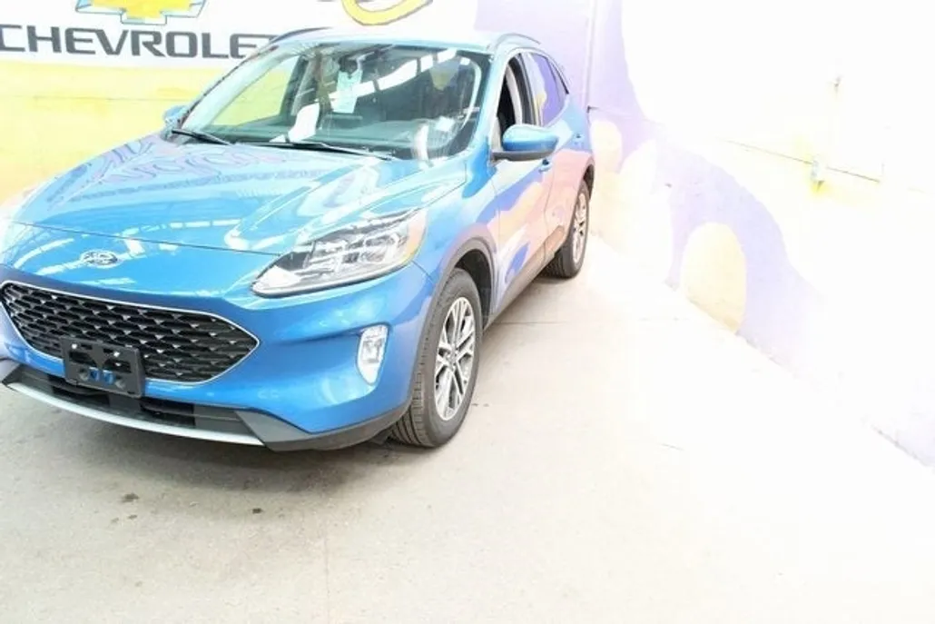 2020 Ford Escape SEL photo 1