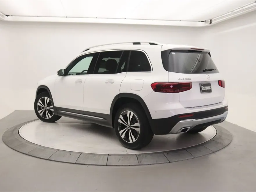 2025 Mercedes Benz GLB 250 photo 1