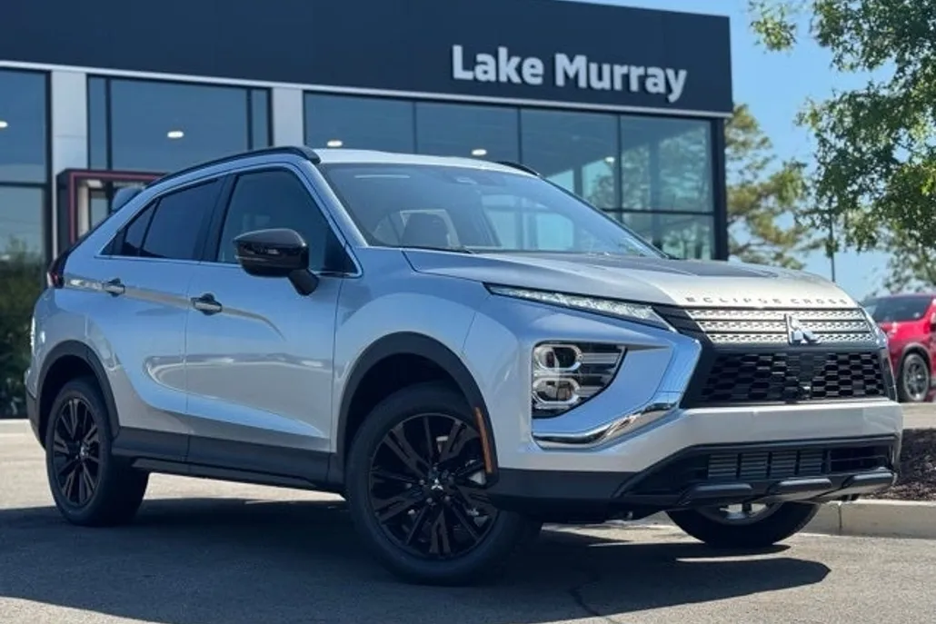 2025 Mitsubishi Eclipse Cross SEL photo 1