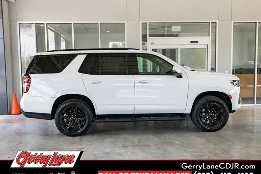 2023 Chevrolet Tahoe Z71 photo 1
