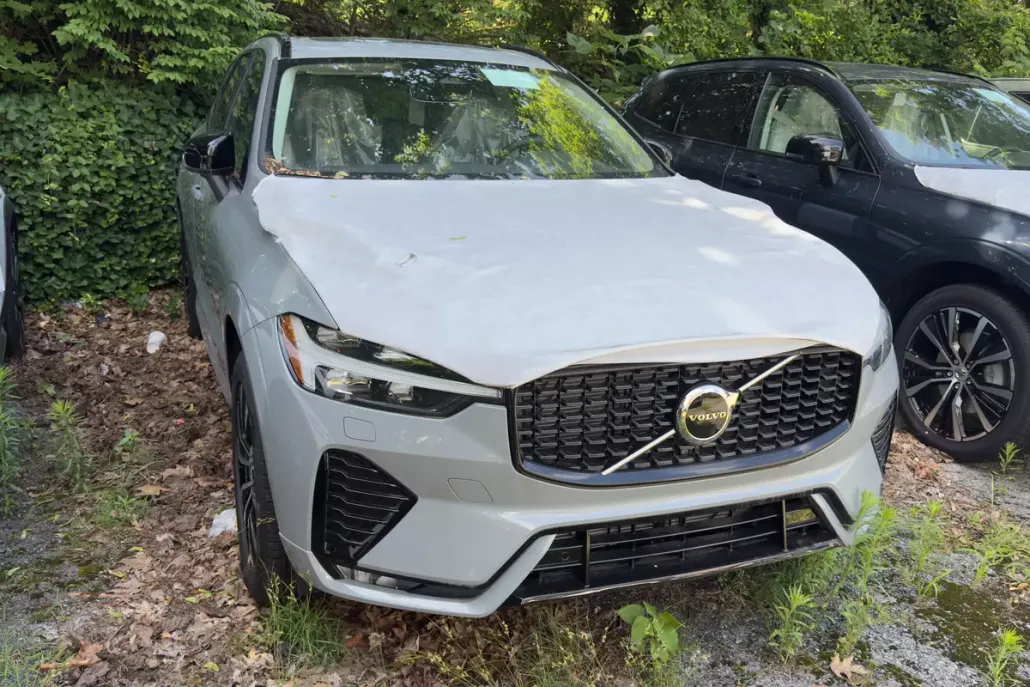 2025 Volvo XC60 B5 Core photo 1