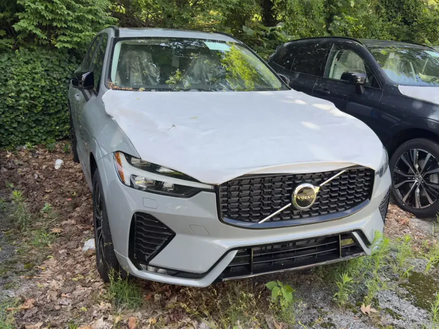 2025 Volvo XC60 B5 Core photo 1