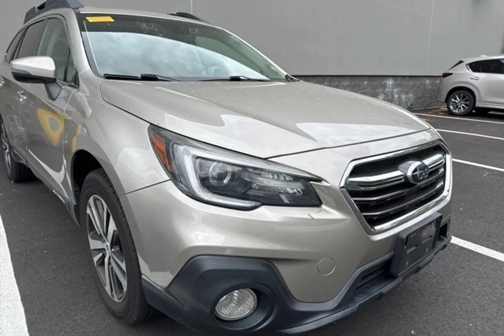 2019 Subaru Outback 2.5i Limited photo 1