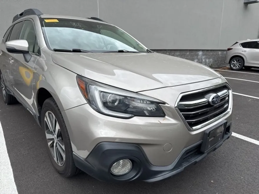 2019 Subaru Outback 2.5i Limited photo 1