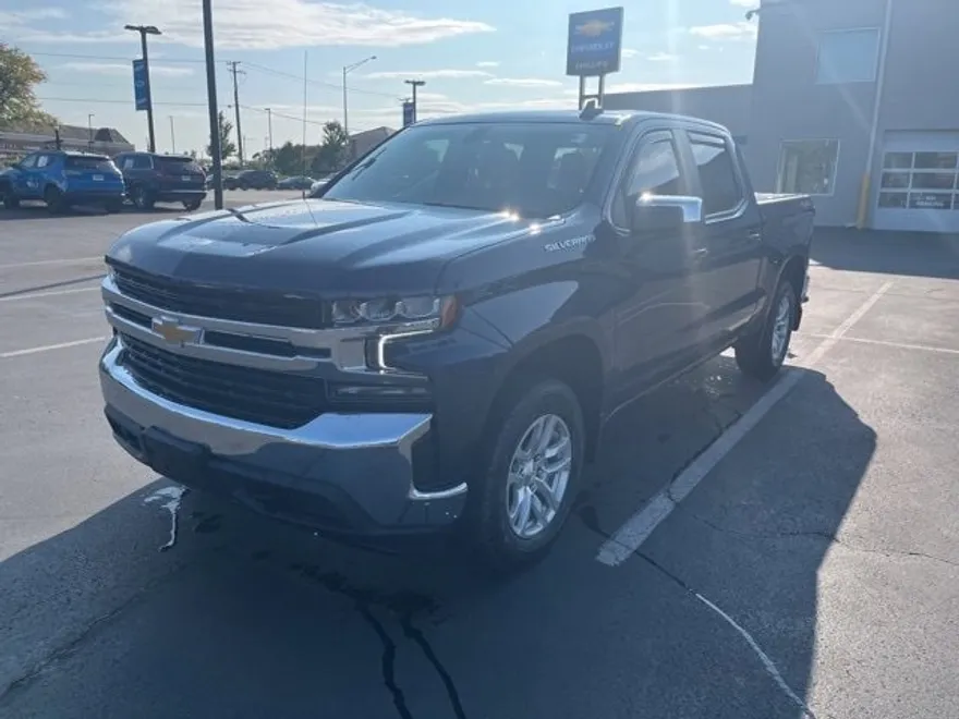 2022 Chevrolet Silverado 1500 LT photo 1