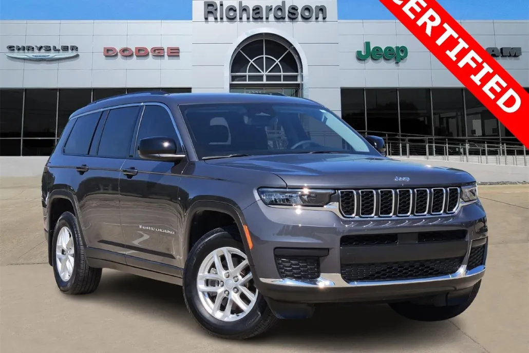2024 Jeep Cherokee Laredo photo 1