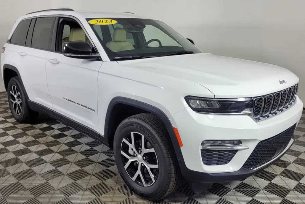 2023 Jeep Grand Cherokee Limited photo 1