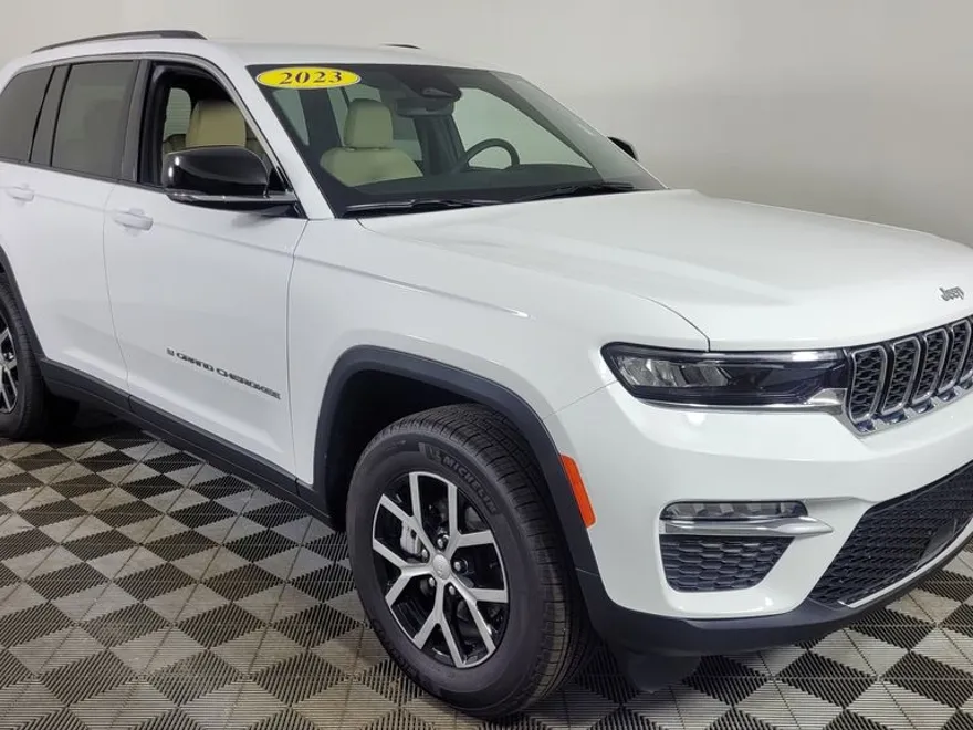 2023 Jeep Grand Cherokee Limited photo 1