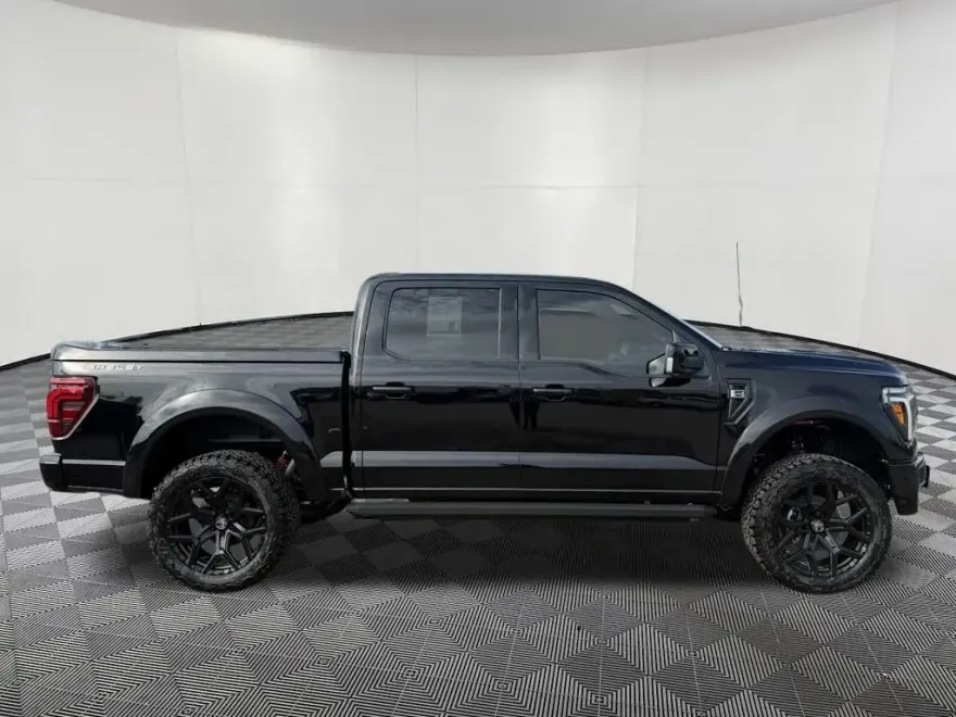 2025 Ford F-150 Lariat photo 1