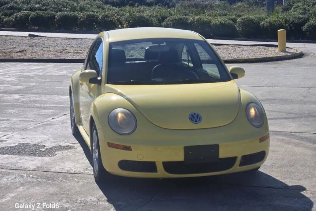 2009 Volkswagen Beetle S photo 1