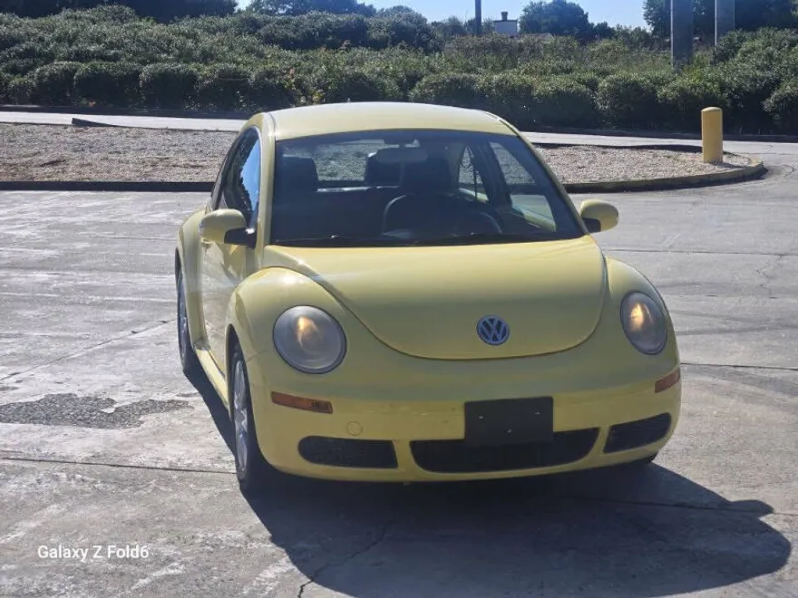 2009 Volkswagen Beetle S photo 1