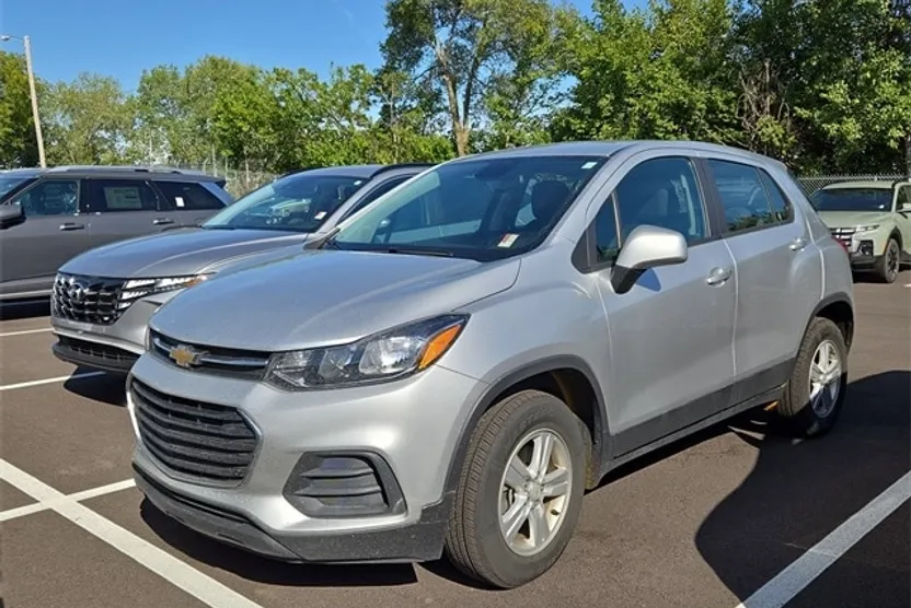 2017 Chevrolet Trax LS photo 1