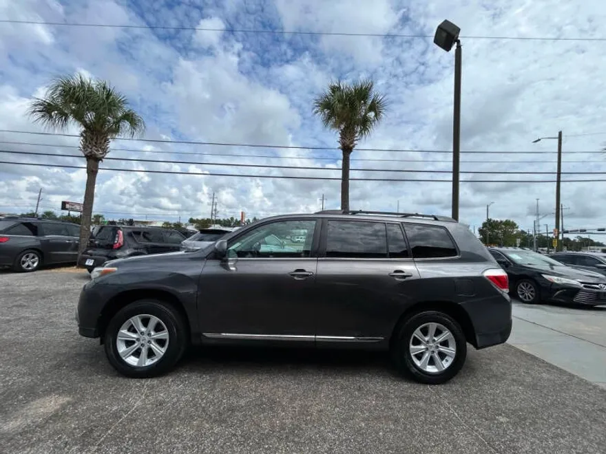 2012 Toyota Highlander Base photo 1