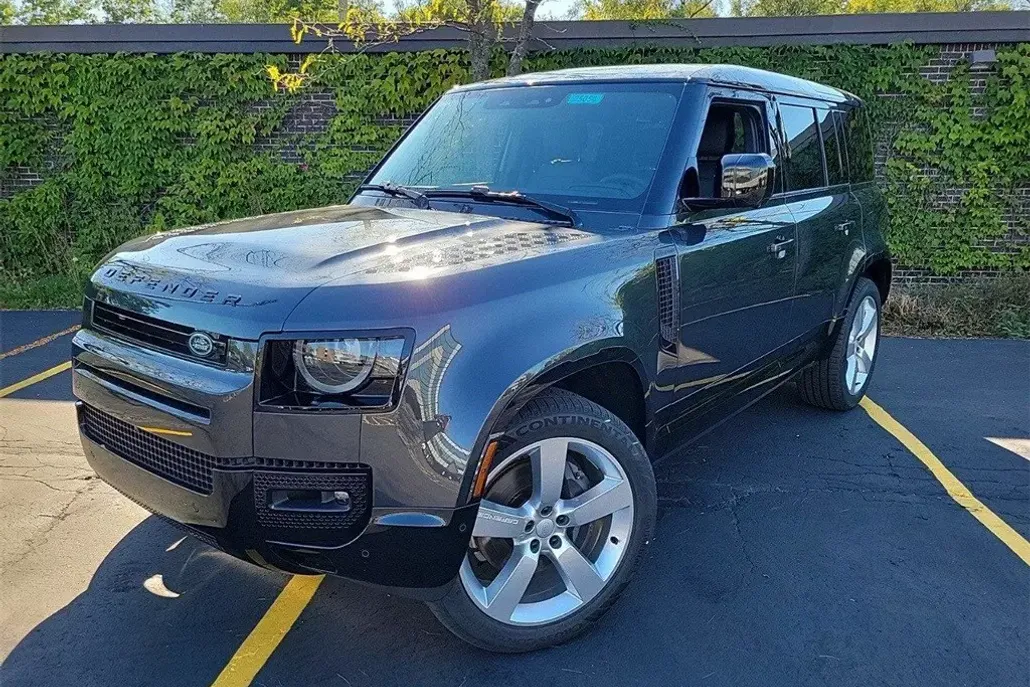 2025 Land Rover Defender 110 X-Dynamic SE photo 1