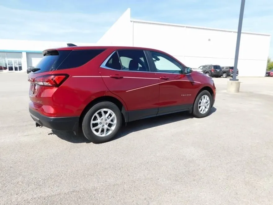 2024 Chevrolet Equinox LT photo 1