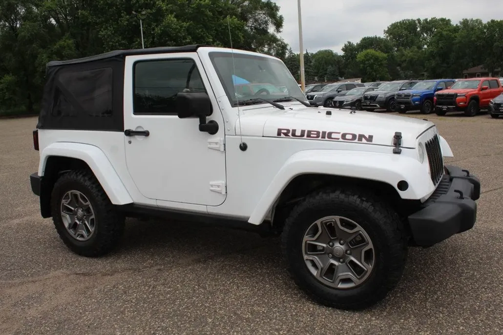 2016 Jeep Wrangler Rubicon photo 1