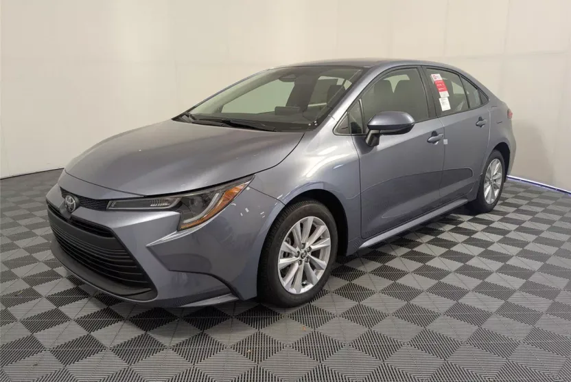 2026 Toyota Corolla LE photo 1