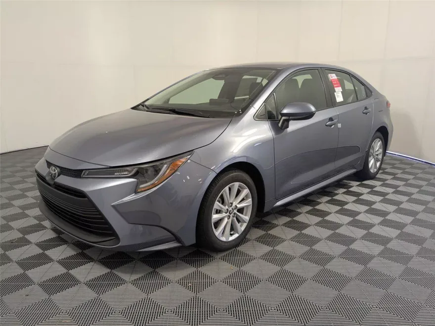 2026 Toyota Corolla LE photo 1