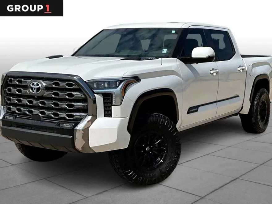 2024 Toyota Tundra Platinum photo 1