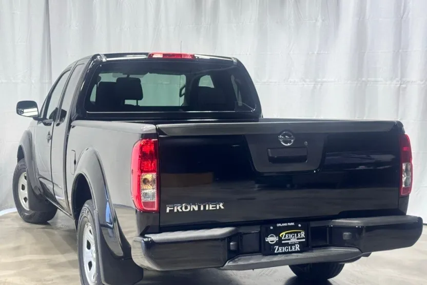 2018 Nissan Frontier S King Cab photo 1