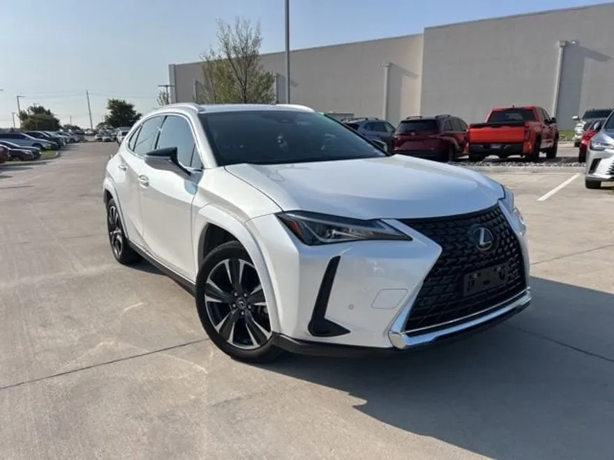 2022 Lexus UX 200 photo 1