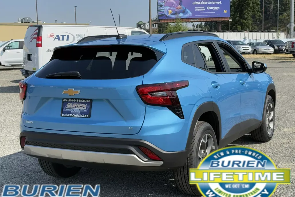 2026 Chevrolet Trax LT photo 1