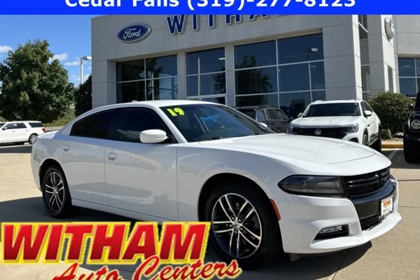 2019 Dodge Charger SXT photo 1