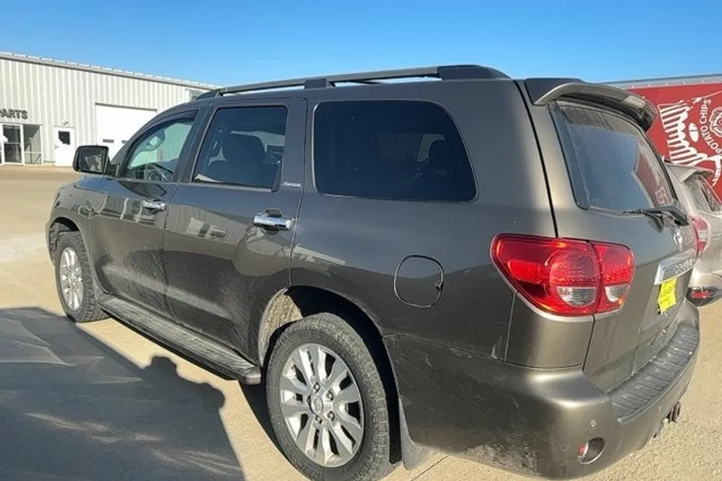 2012 Toyota Sequoia Platinum photo 1