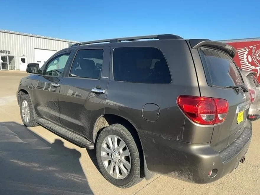 2012 Toyota Sequoia Platinum photo 1