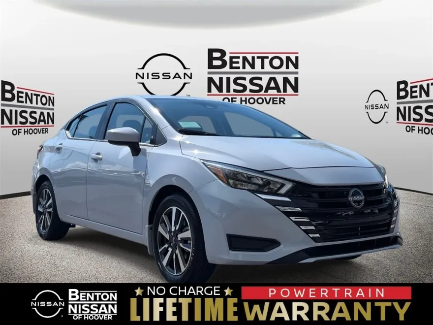 2025 Nissan Versa SV photo 1