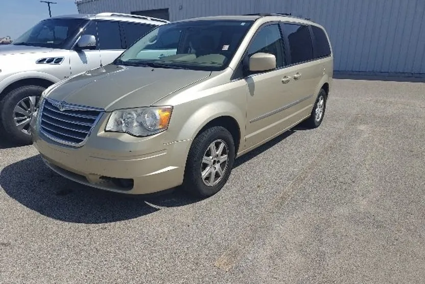2010 Chrysler Town & Country Touring photo 1