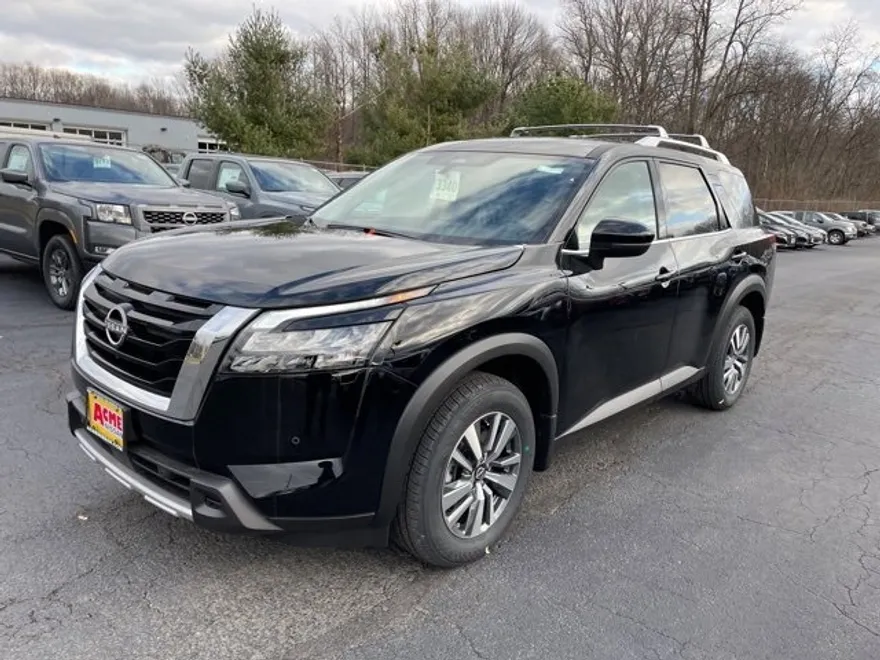 2025 Nissan Pathfinder SL photo 1