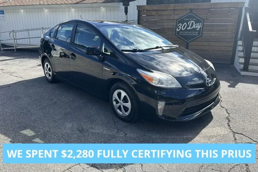 2014 Toyota Prius Two photo 1