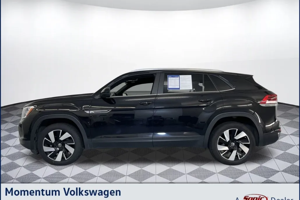 2024 Volkswagen Atlas Cross Sport SE Technology photo 1
