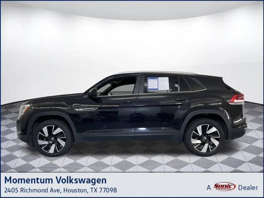 2024 Volkswagen Atlas Cross Sport SE Technology photo 1