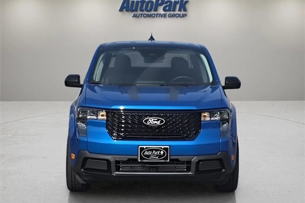2025 Ford Maverick XLT photo 1