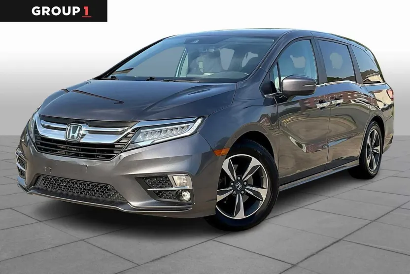 2019 Honda Odyssey Touring photo 1