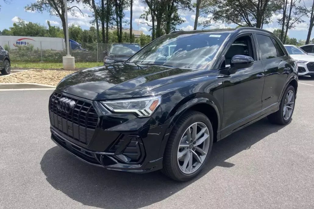 2025 Audi Q3 S line Premium 45 TFSI photo 1