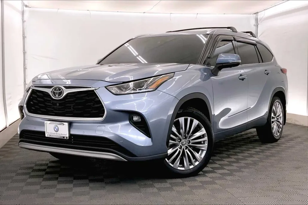 2023 Toyota Highlander Platinum photo 1