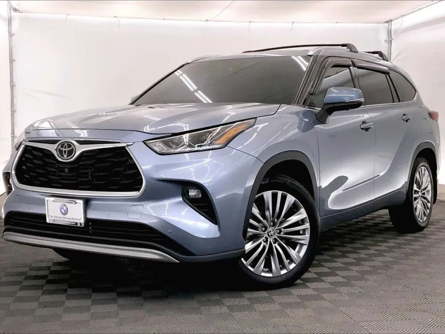 2023 Toyota Highlander Platinum photo 1